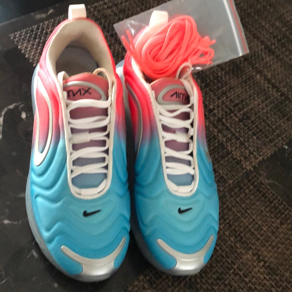 W AIR MAX 720